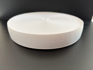 30 mm fehér gumi pertli