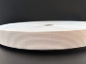 25 mm fehér gumi pertli